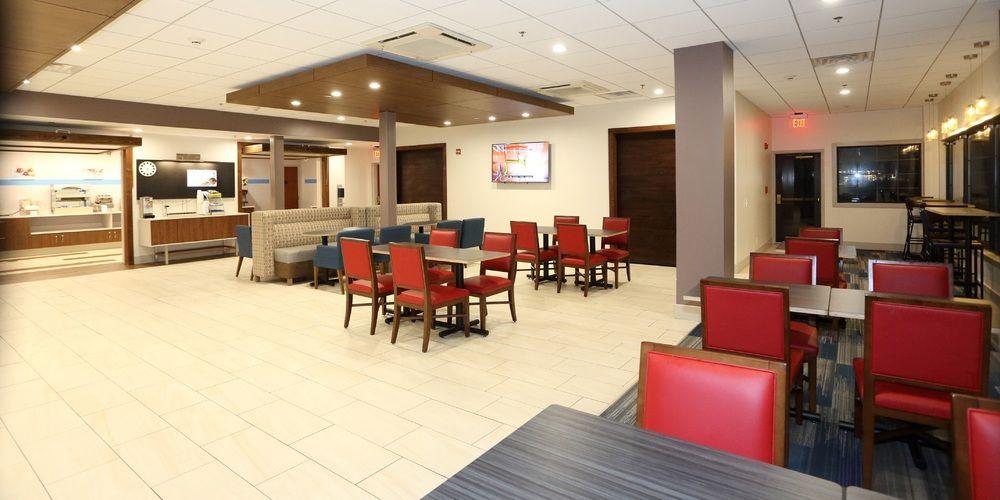 Holiday Inn Express & Suites Newport News, An Ihg Hotel Ngoại thất bức ảnh